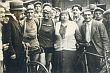 Antonin Magne - zwycięzca Tour de France w 1931 roku, wraz z Maxem Bulla, austriackim posiadaczem żółtej koszulki, przez jeden dzień, który wygrał trzy etapy wyścigu. Max Bulla ostatecznie ukończył Tour de France na 15 miejscu klasyfikacji generalnej i wygrał klasyfikację niezrzeszonych kolarzy.