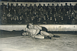 Walka zapaśnicza.Hans Schwarz wygrywa złoty pas. Na zdjęciu fragment walki Schwarz - Garkawienko. Forografię wykonano 22 Maja 1934 roku.